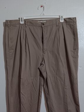 Classic Pleated Men’s Pants in Taupe